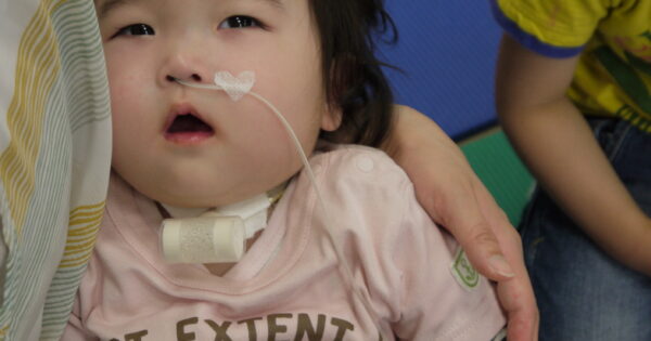 「この子と笑って暮らしたい」医療的ケア児や重症心身障害児の地域生活をピアサポート